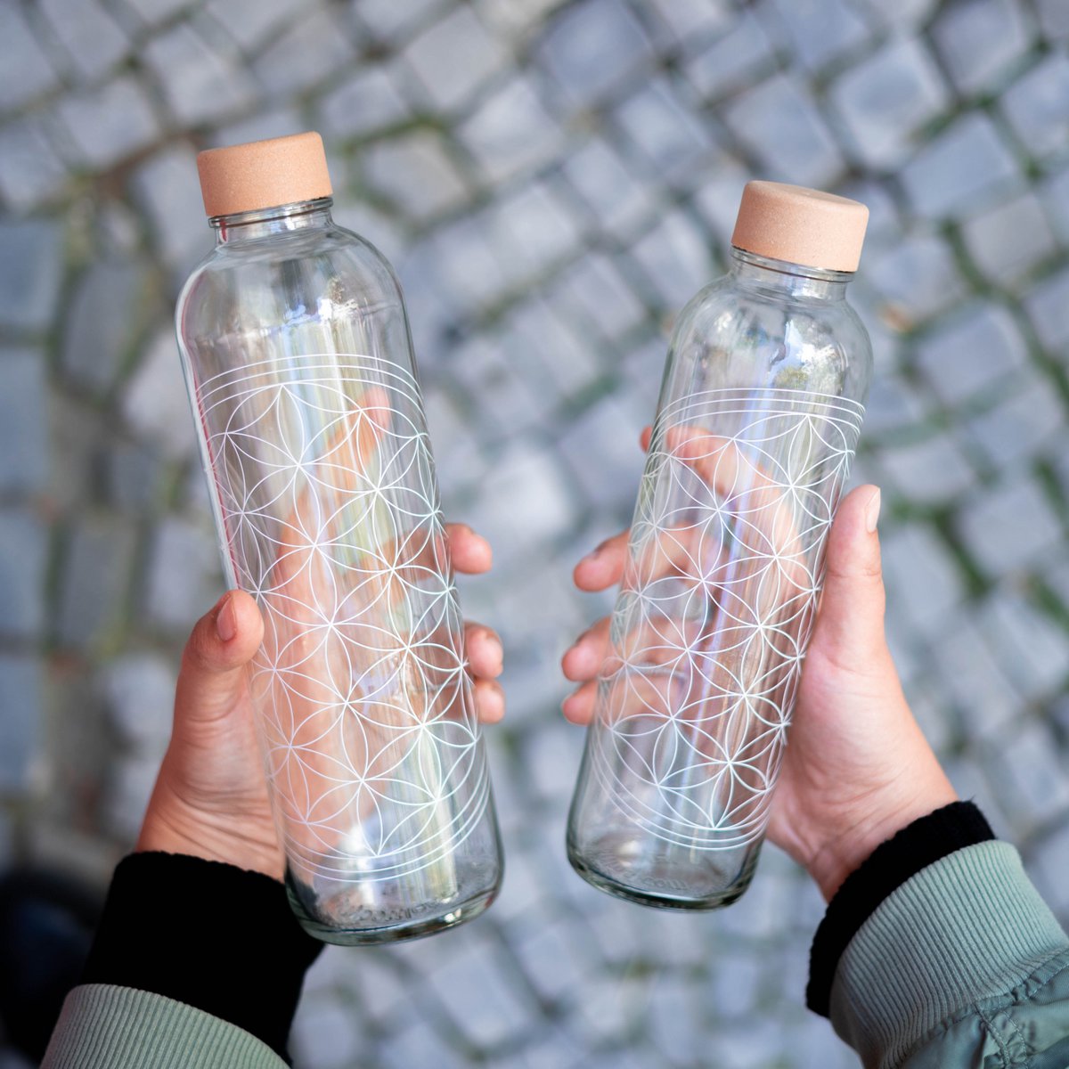 CARRY Glasflasche – Flower of Life 0,7 L