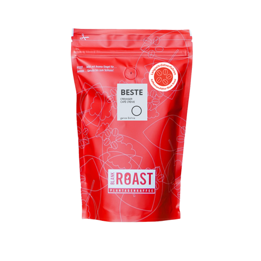 Rote Verpackung von Blank Roast mit besonderer Cafe Creme Mischung für cremigen Kaffeegenuss