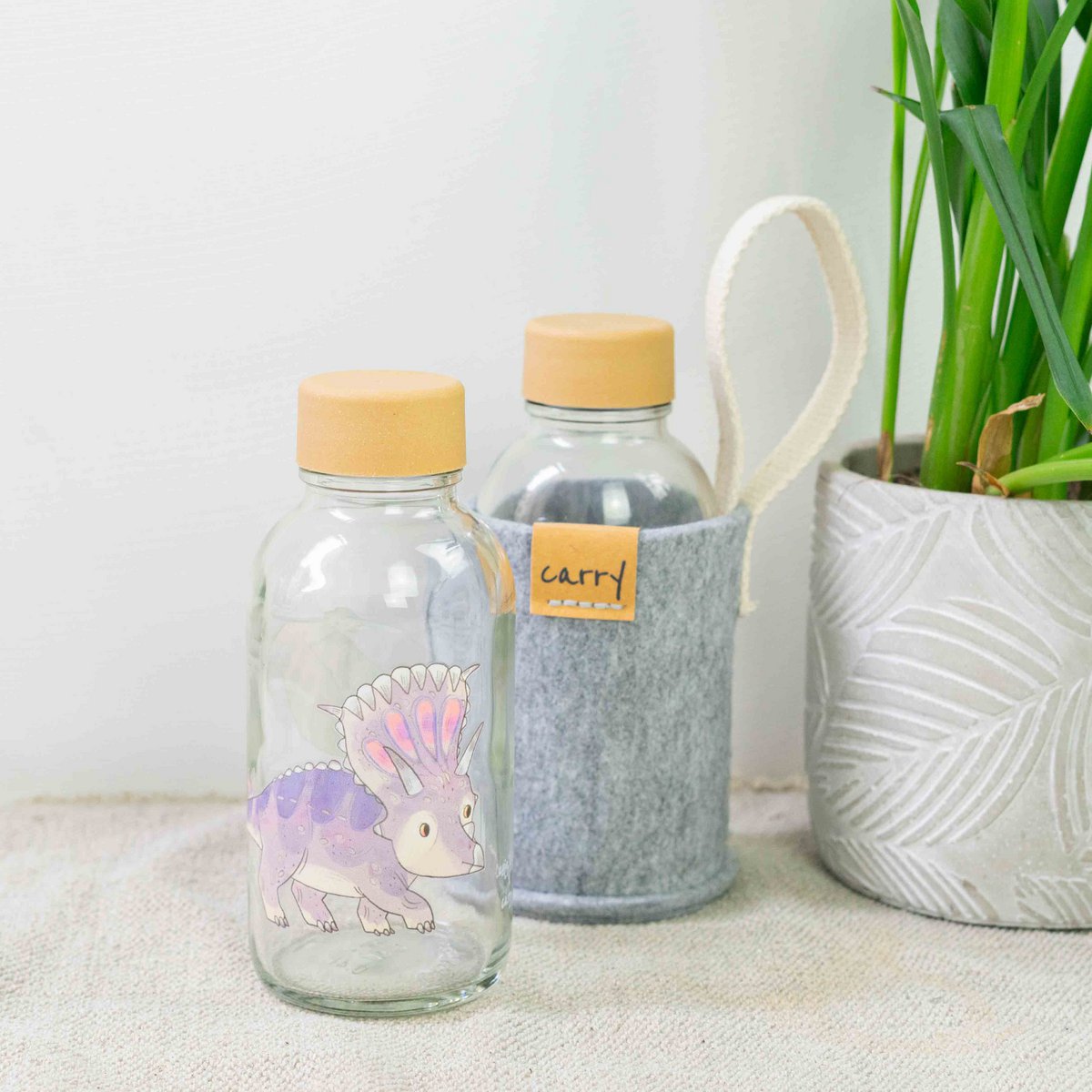 CARRY Glasflasche – Little Dino 0,4 L