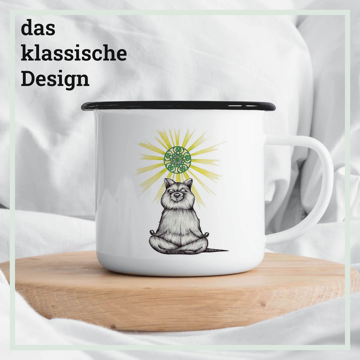 Weiße Emaille Tasse Yogibär mit schwarzem Rand und meditierendem Bärenmotiv von LIGARTI