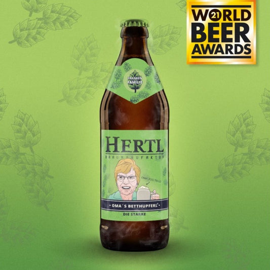 Hertl Oma’s Betthupferl Bier kaufen Braumanufaktur Hertl Bierflasche mit grünem Etikett und Auszeichnung